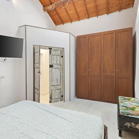 Holiday home Casasalauna